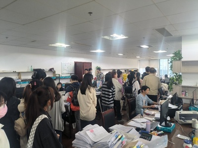 主題教育進行時 | '經(jīng)'世相伴，'職'等你來——經(jīng)濟與管理學(xué)院開展'海大學(xué)子看舟山'就業(yè)實踐教育主題活動